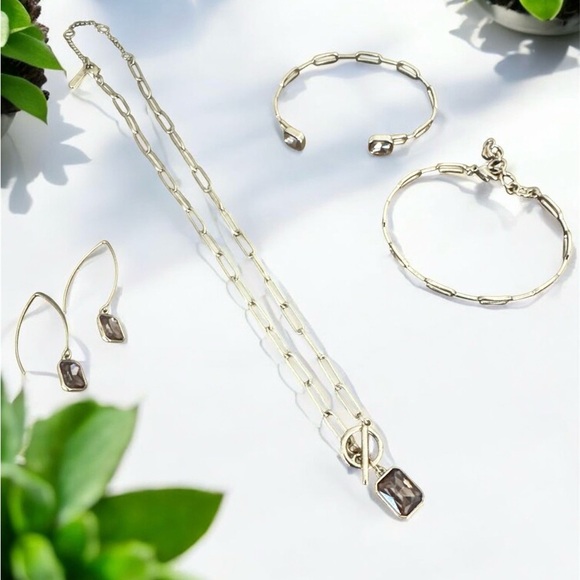 Nine West Gold Necklace Minimalist Design - Picture 1 of 5